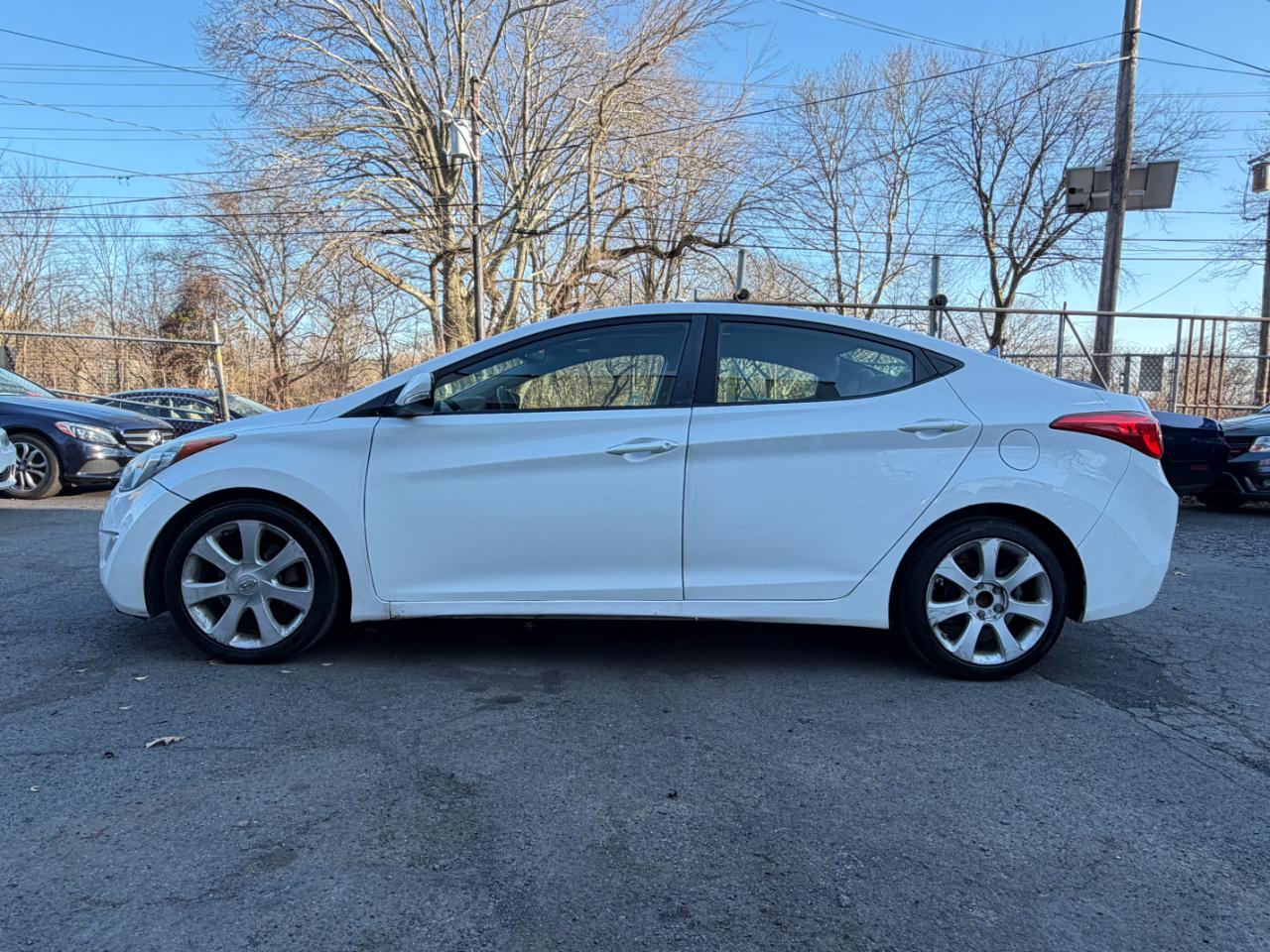 Hyundai Elantra Limited 2012
