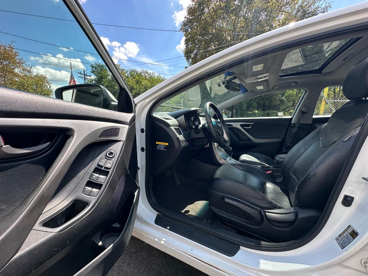 Hyundai Elantra Limited 2012