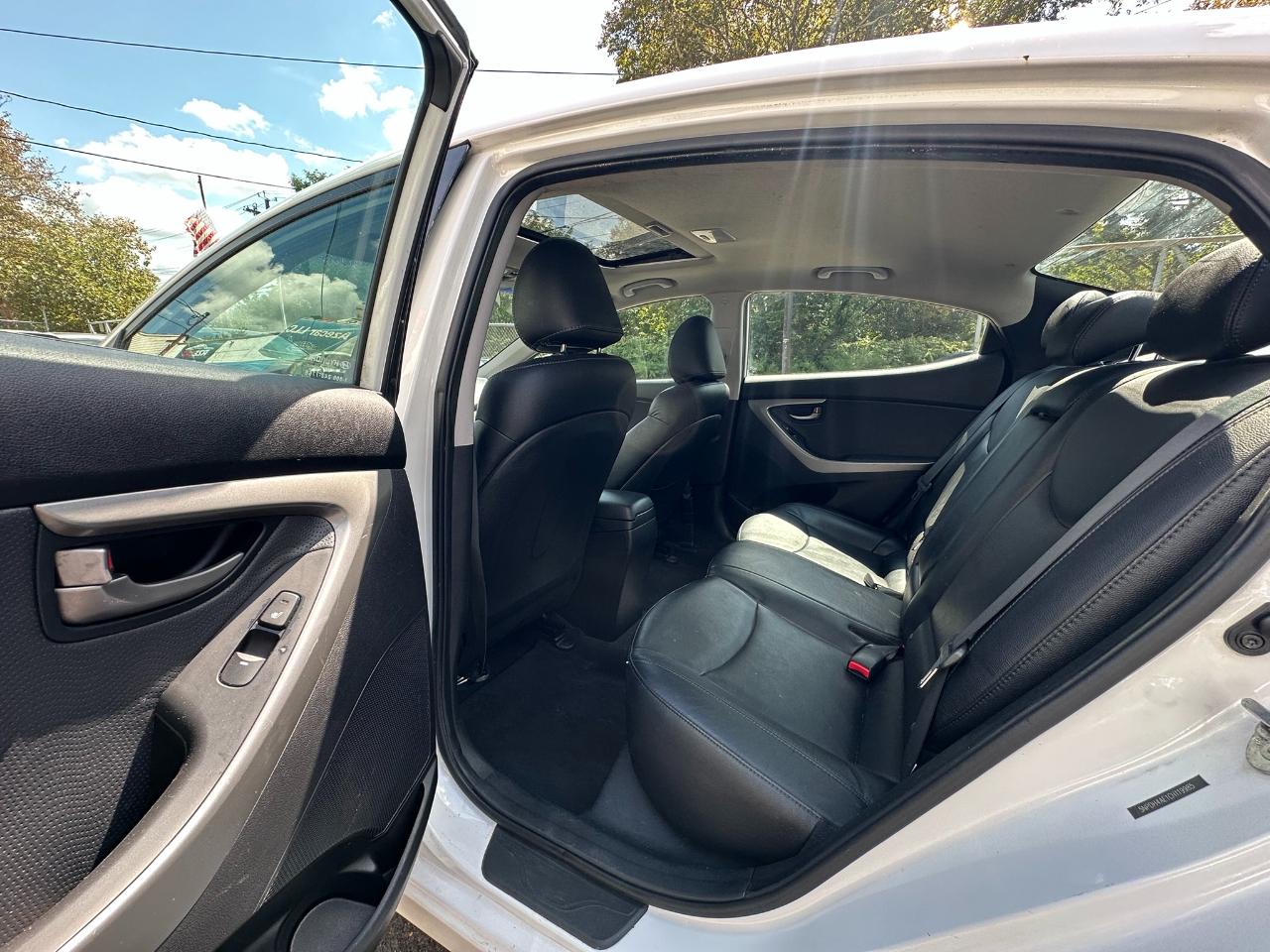 Hyundai Elantra Limited 2012