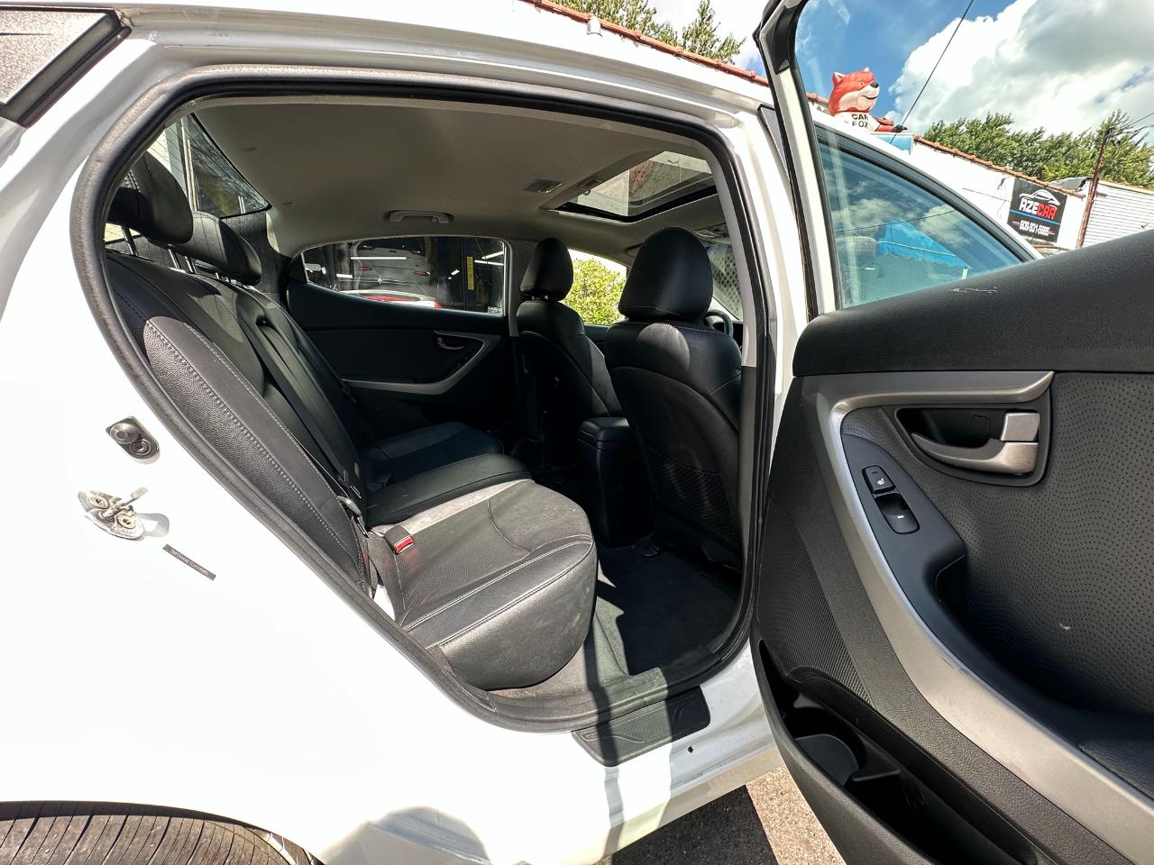 Hyundai Elantra Limited 2012