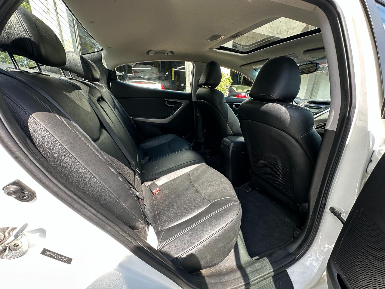 Hyundai Elantra Limited 2012