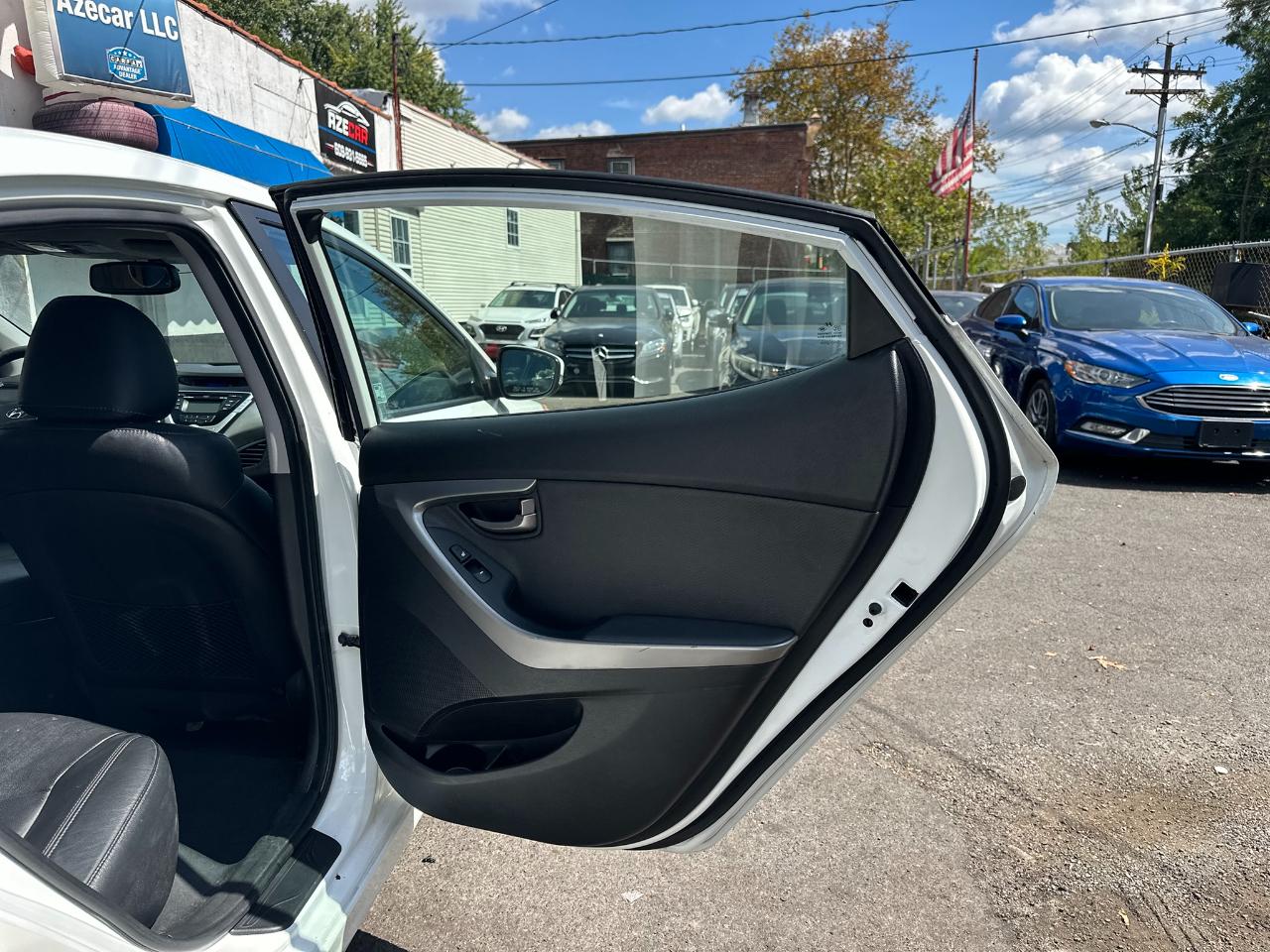 Hyundai Elantra Limited 2012