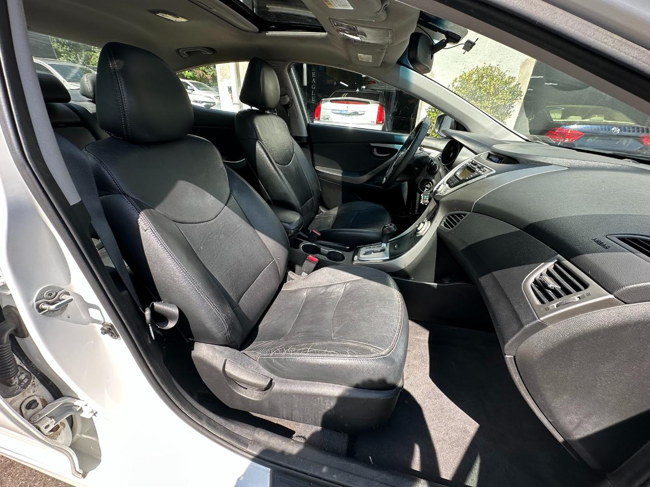 Hyundai Elantra Limited 2012