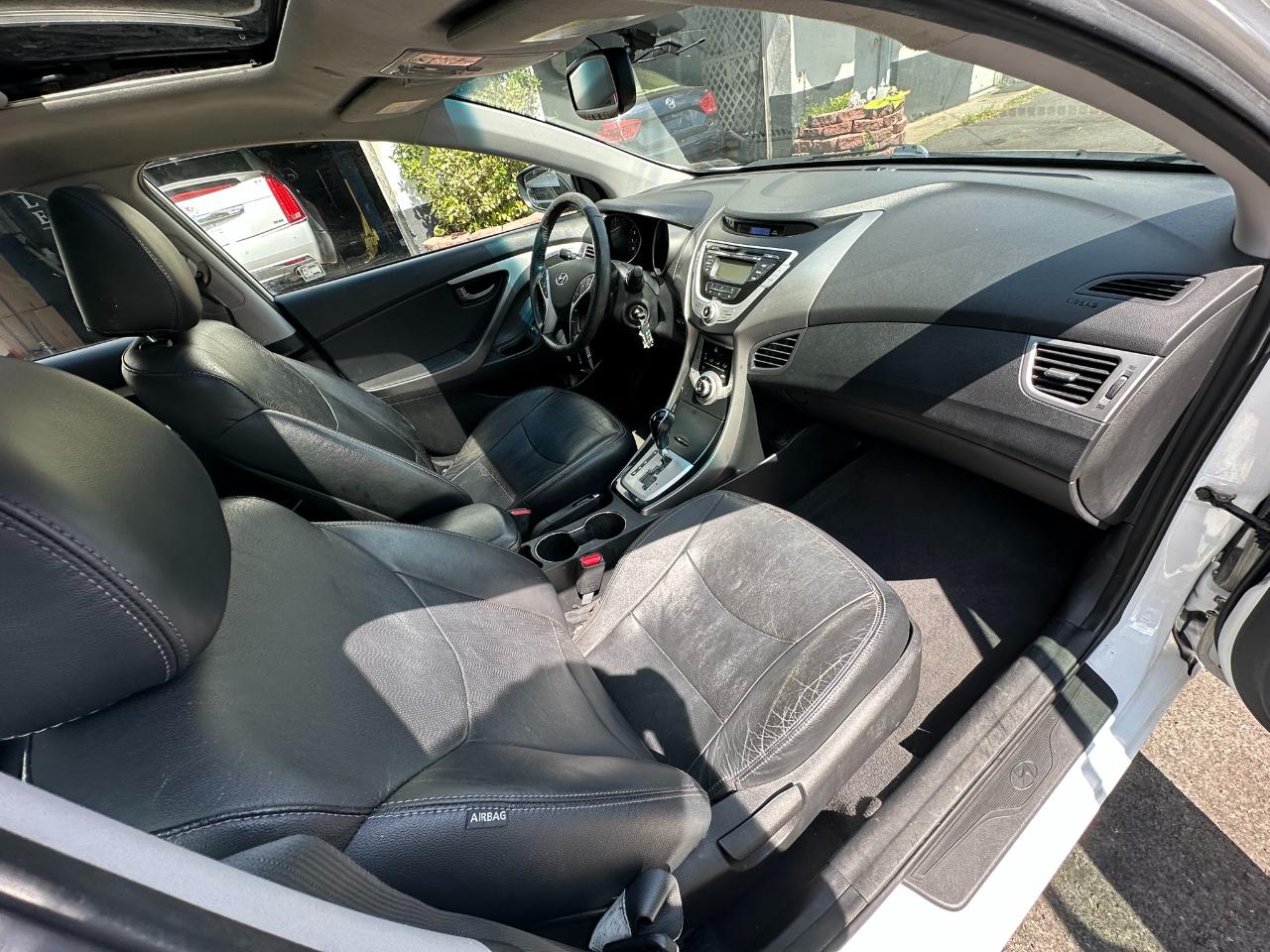 Hyundai Elantra Limited 2012