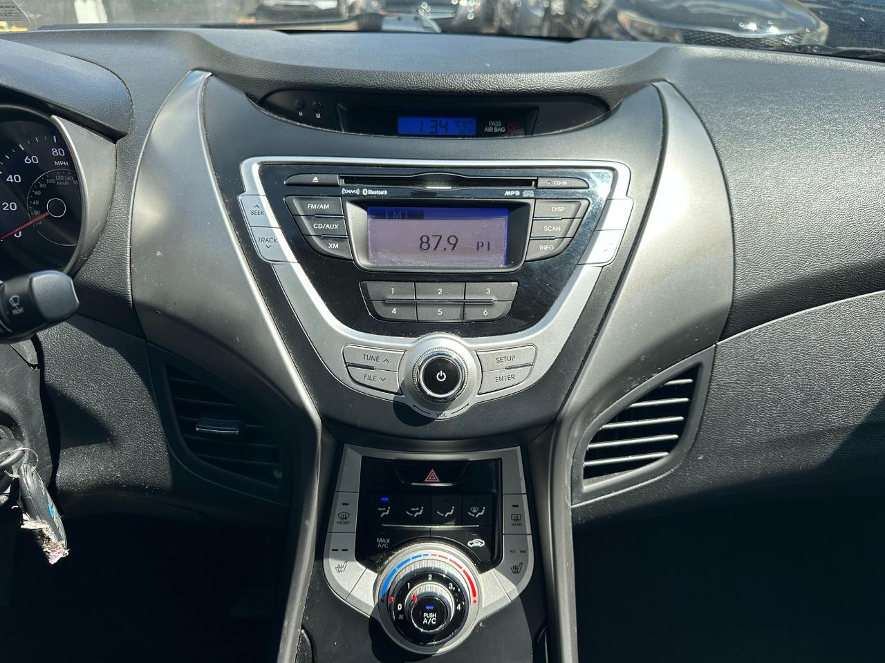 Hyundai Elantra Limited 2012