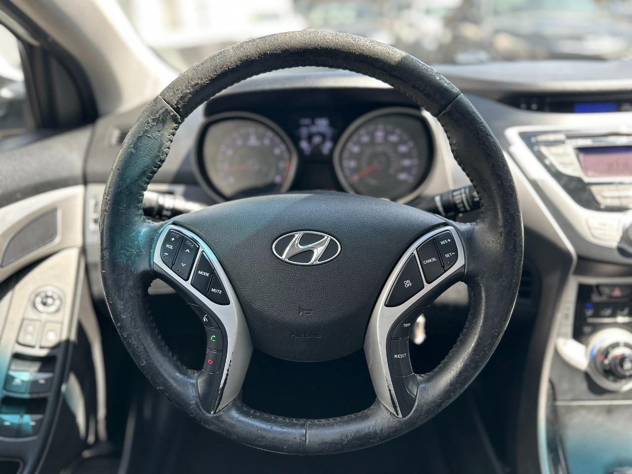 Hyundai Elantra Limited 2012