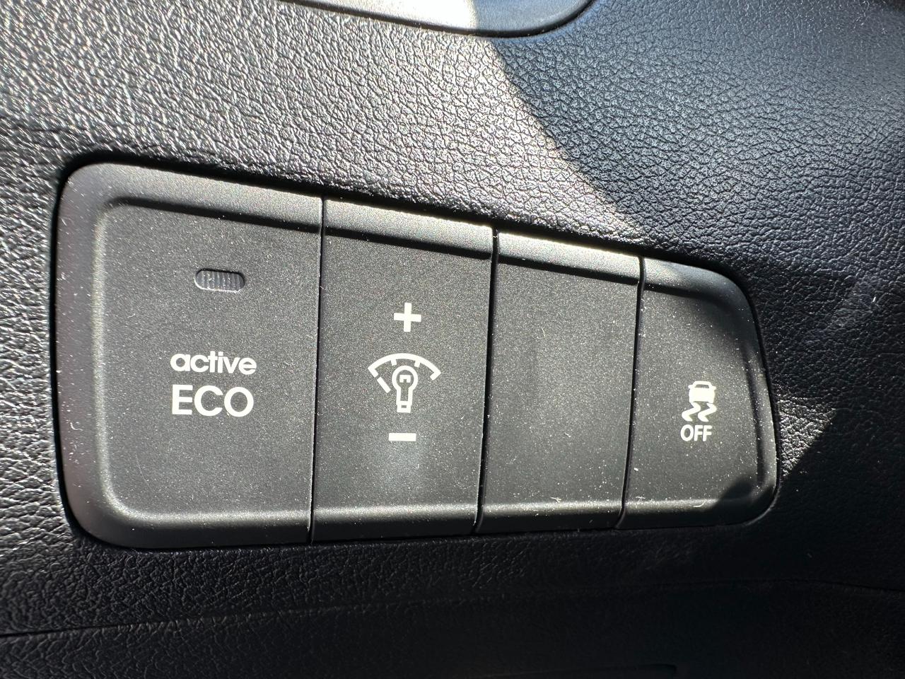 Hyundai Elantra Limited 2012