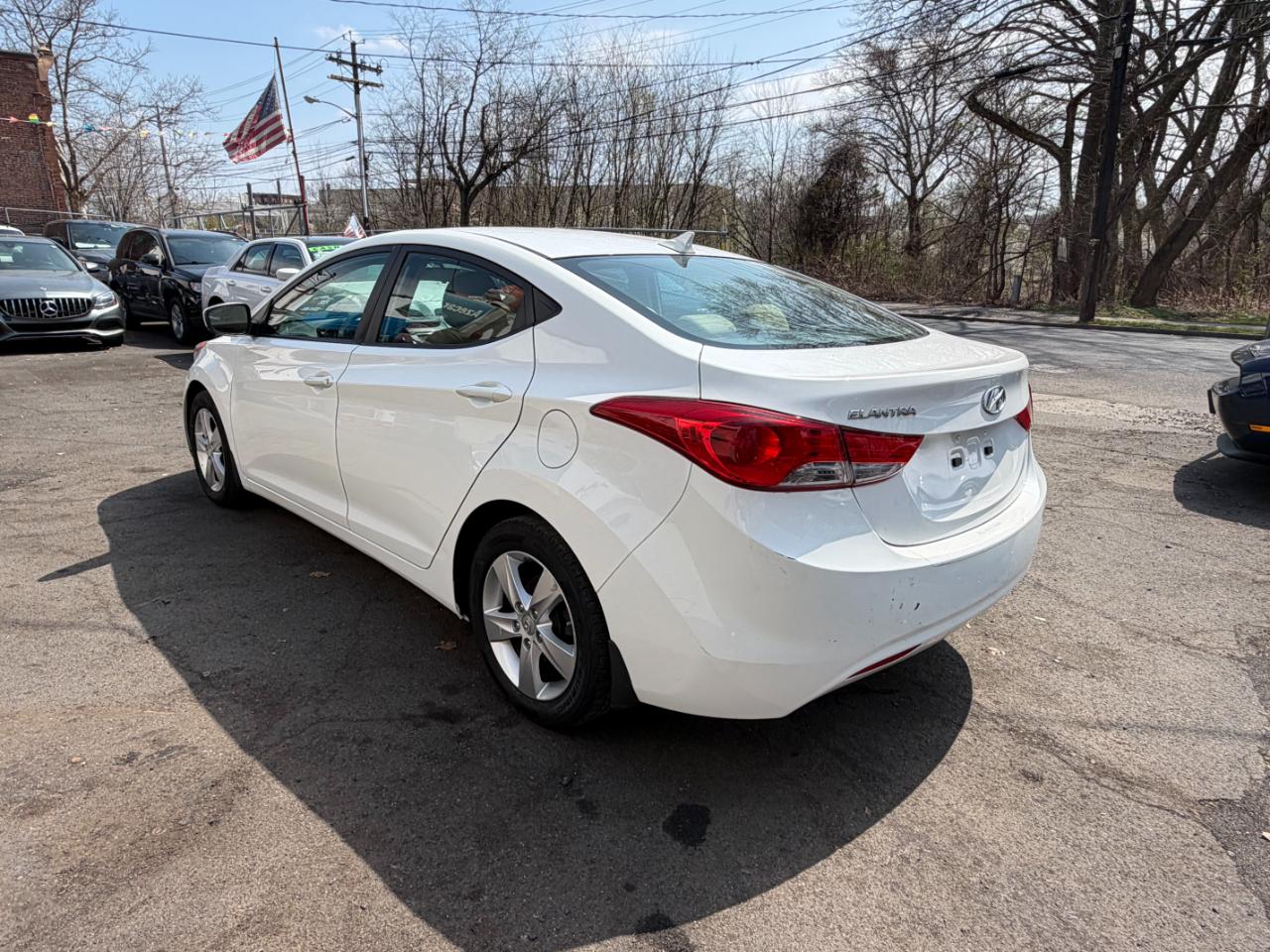 Hyundai Elantra GLS 4-Door 2013