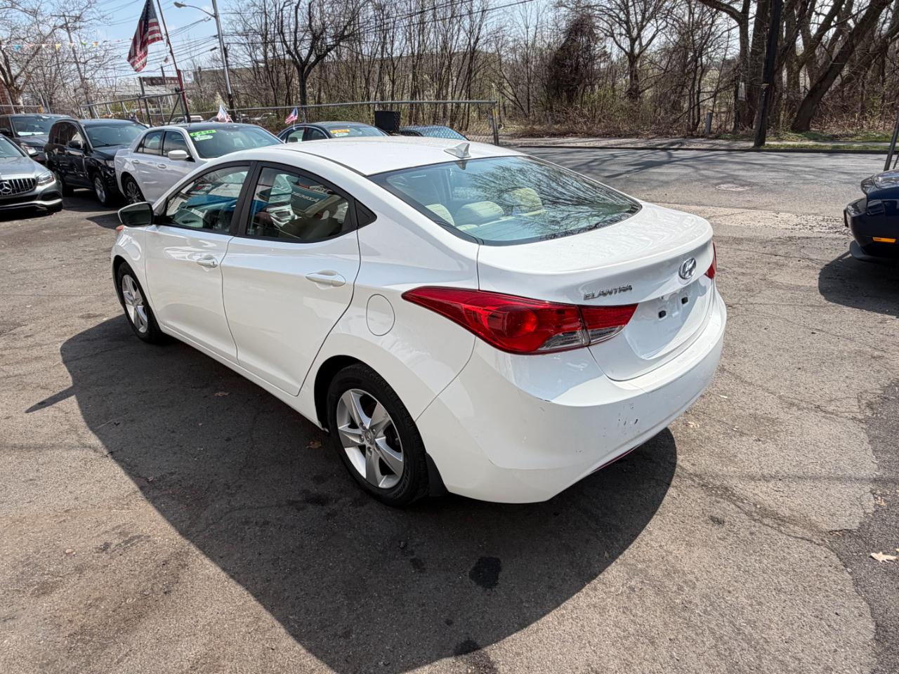 Hyundai Elantra GLS 4-Door 2013