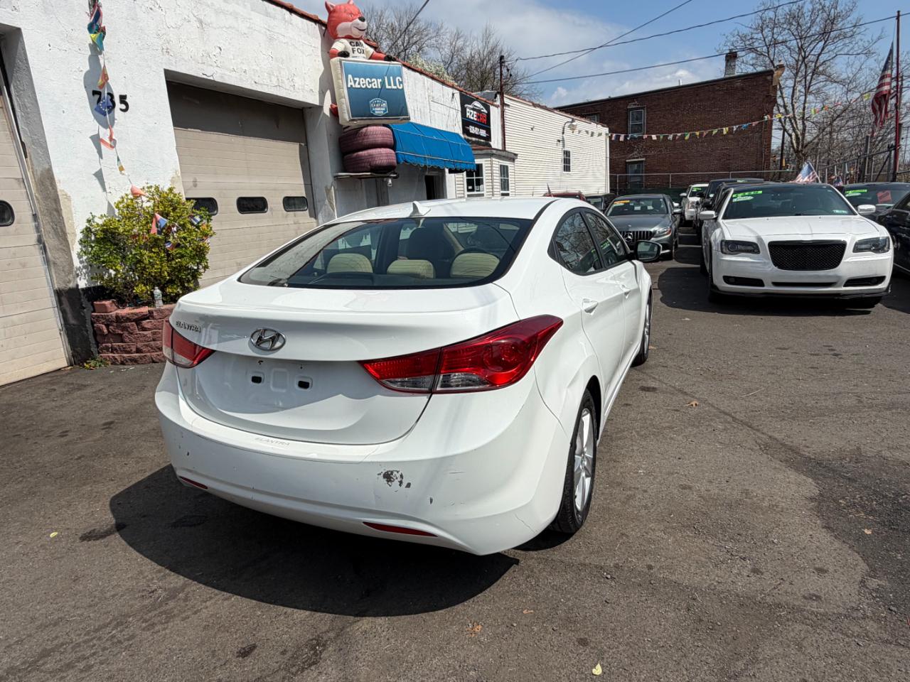 Hyundai Elantra GLS 4-Door 2013