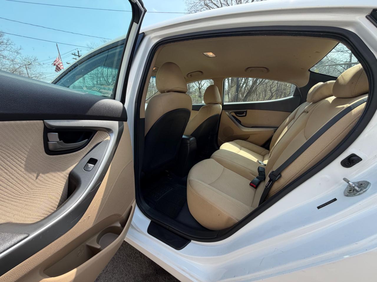 Hyundai Elantra GLS 4-Door 2013