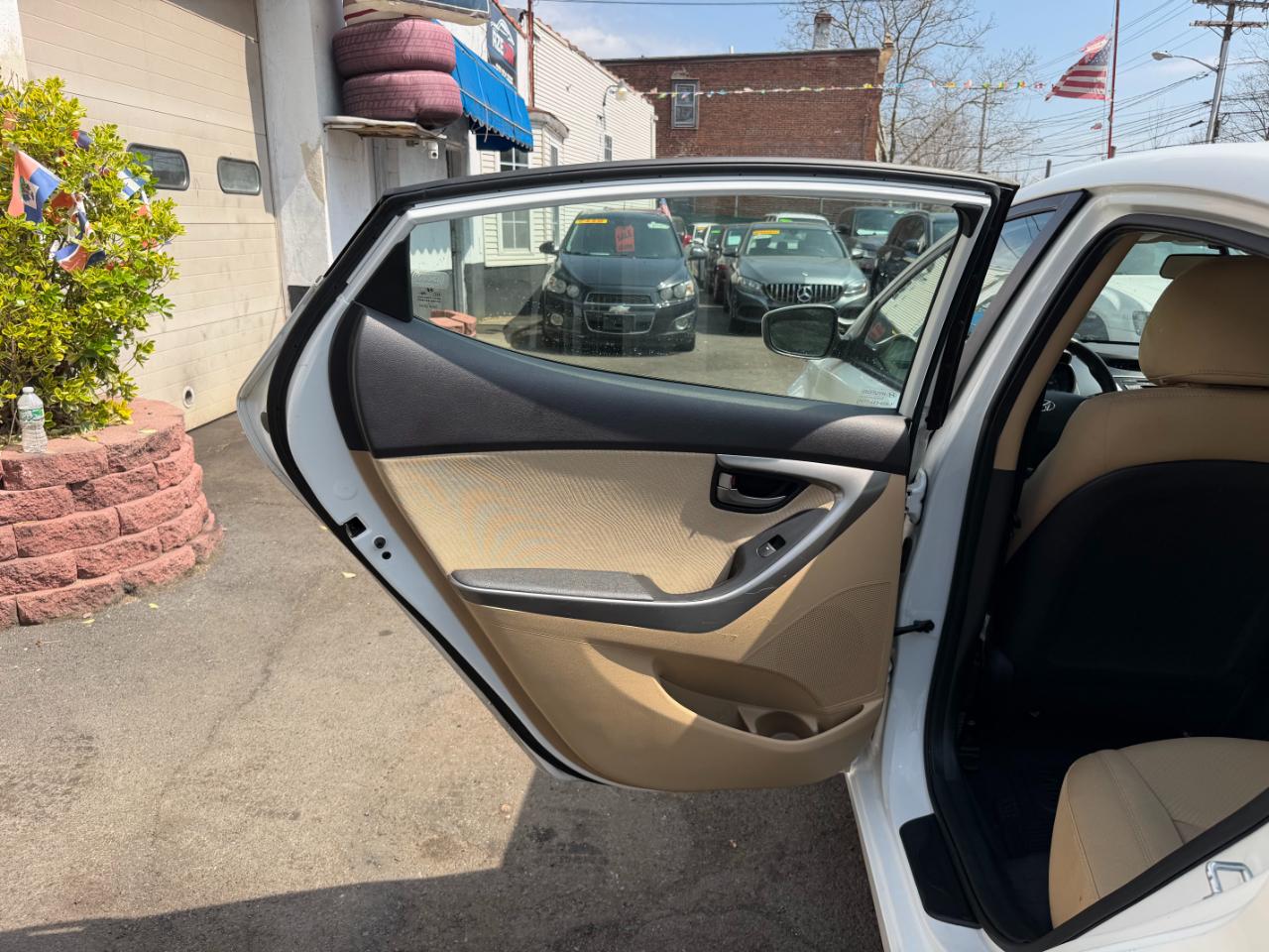 Hyundai Elantra GLS 4-Door 2013