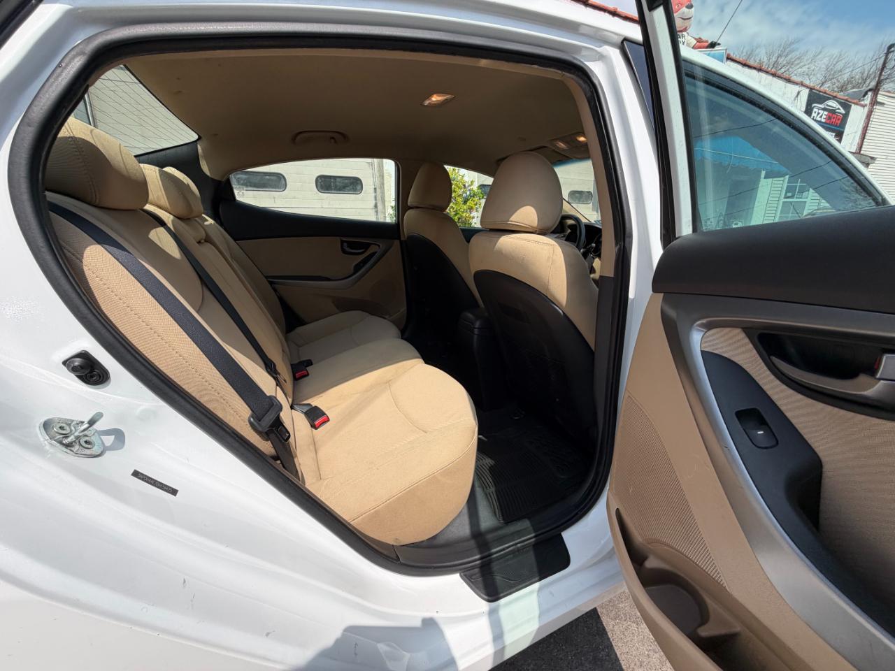 Hyundai Elantra GLS 4-Door 2013