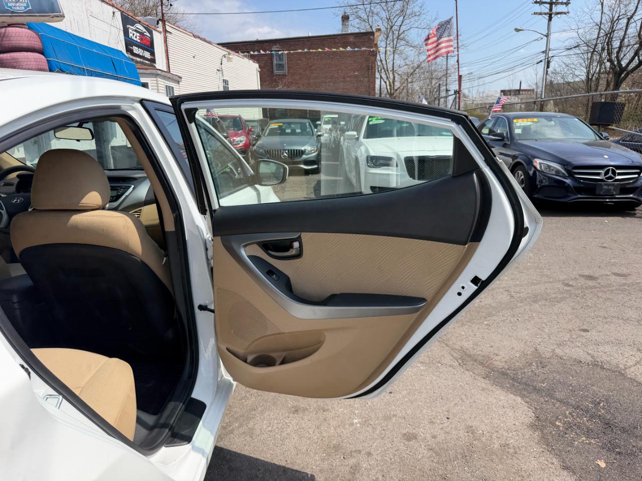 Hyundai Elantra GLS 4-Door 2013