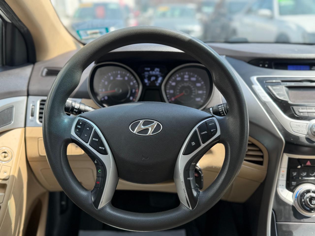 Hyundai Elantra GLS 4-Door 2013