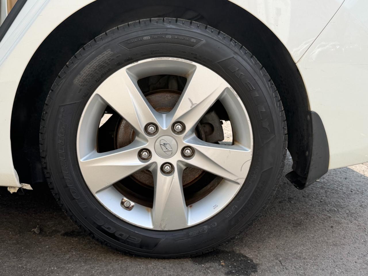 Hyundai Elantra GLS 4-Door 2013