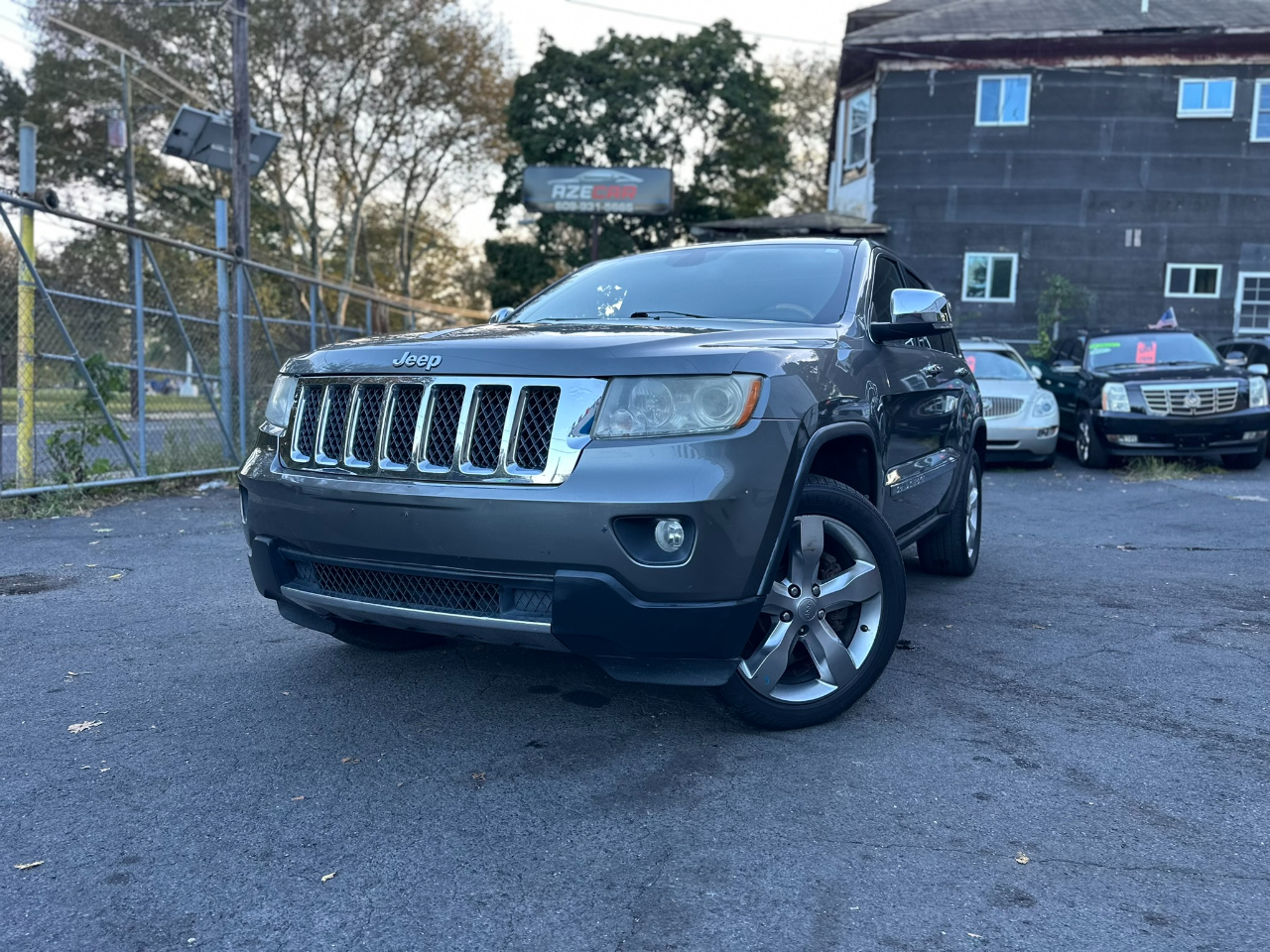 2012 Jeep Grand Cherokee Overland photo 2