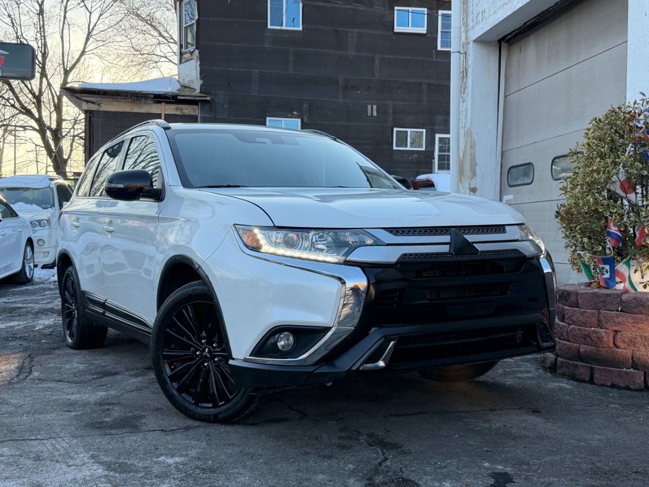 Mitsubishi Outlander LE FWD 2020
