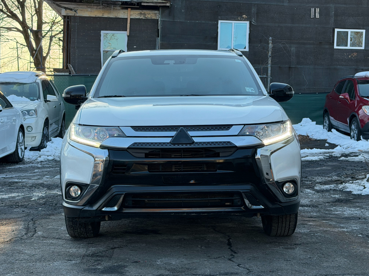 Mitsubishi Outlander LE FWD 2020