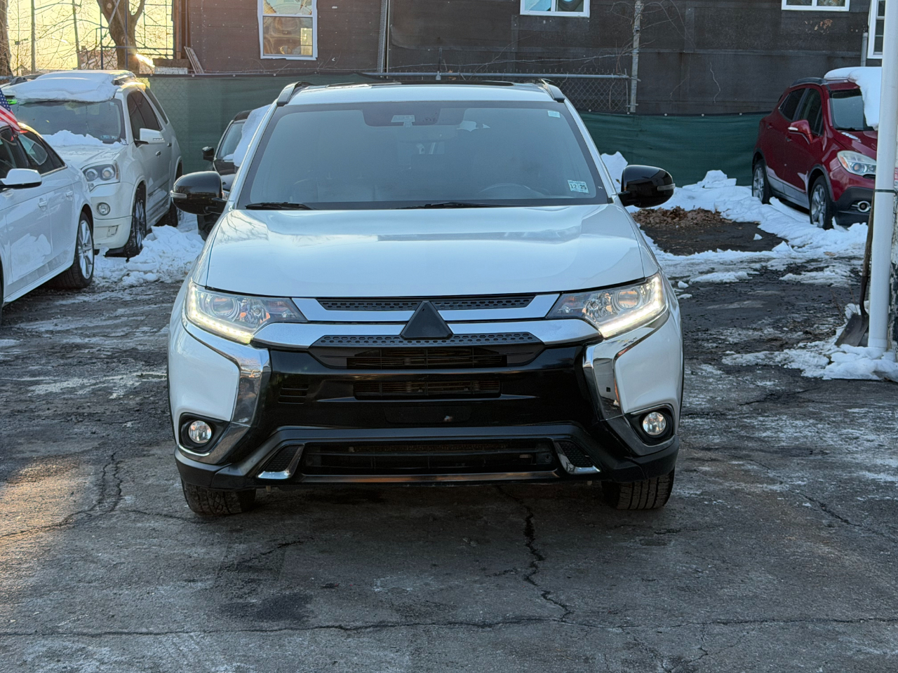 Mitsubishi Outlander LE FWD 2020