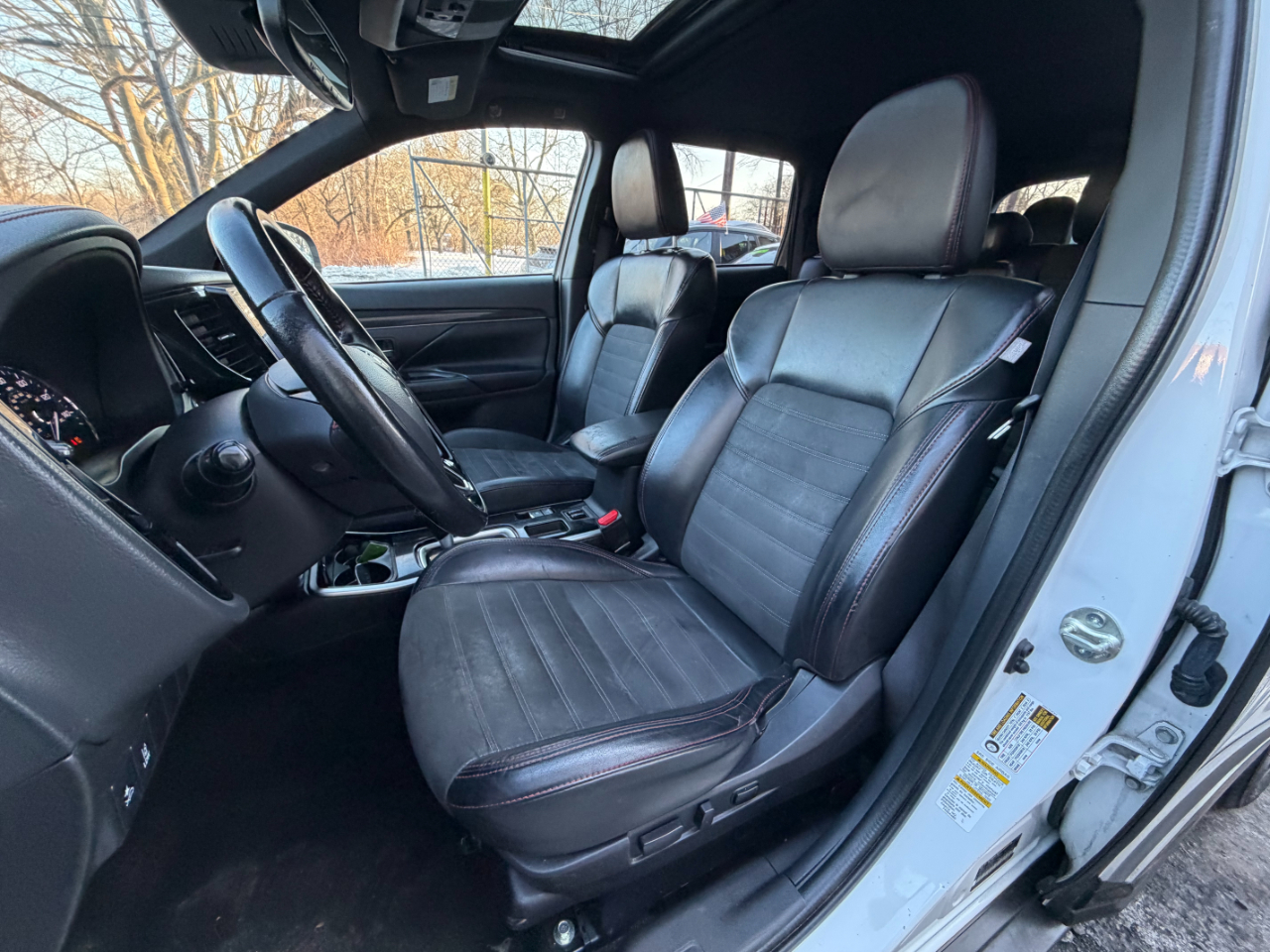 Mitsubishi Outlander LE FWD 2020