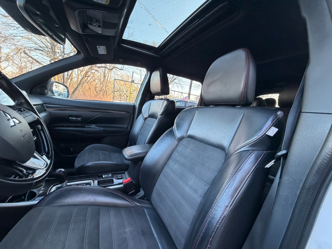 Mitsubishi Outlander LE FWD 2020