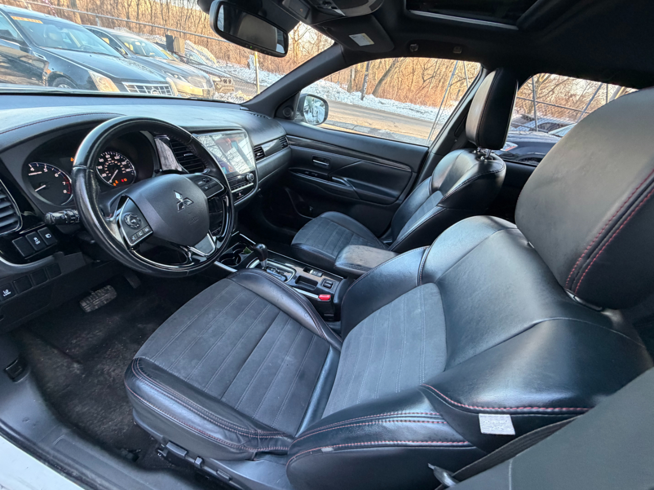 Mitsubishi Outlander LE FWD 2020