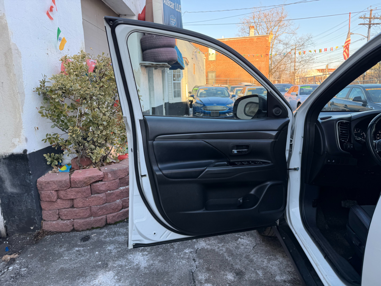 Mitsubishi Outlander LE FWD 2020