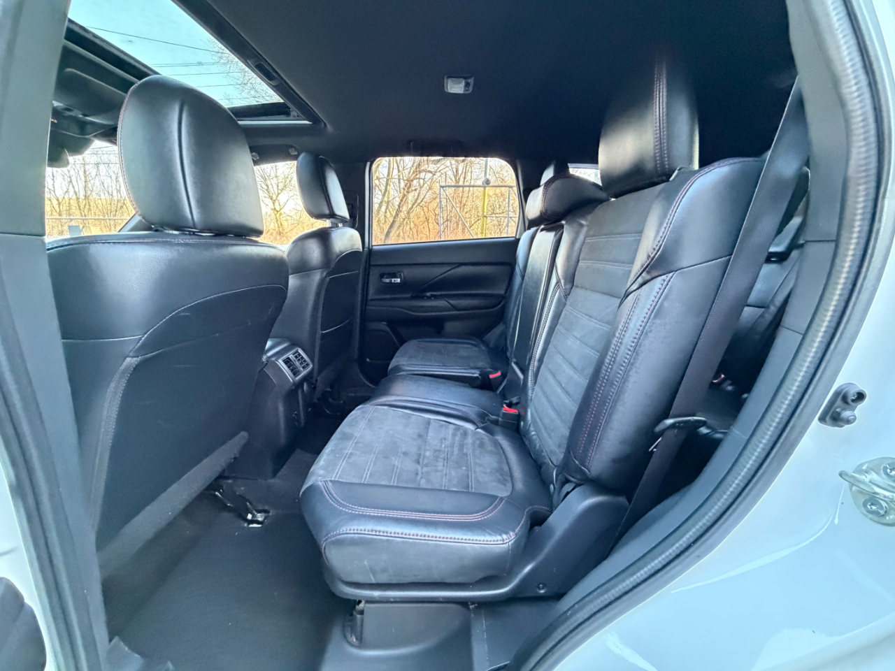 Mitsubishi Outlander LE FWD 2020