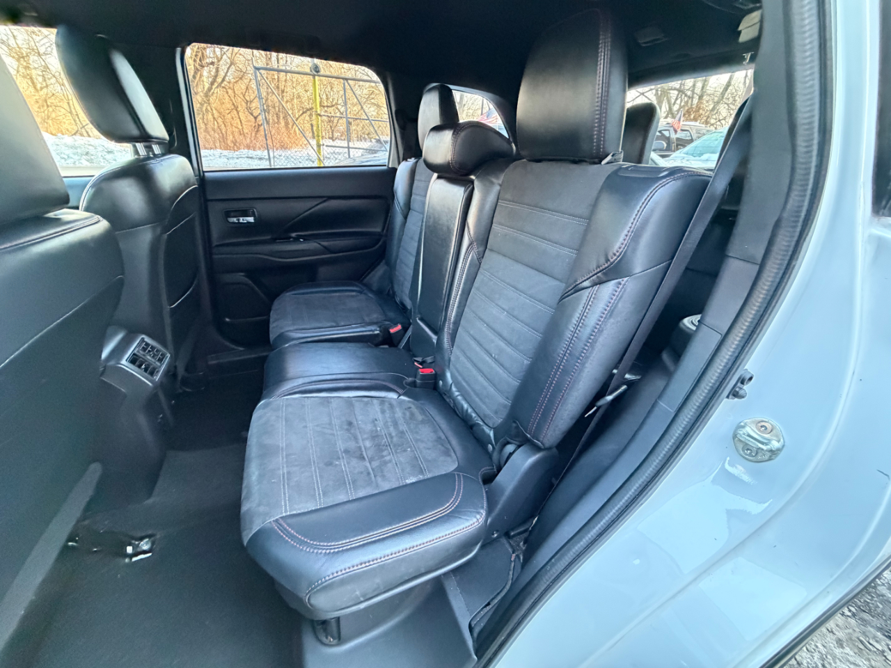 Mitsubishi Outlander LE FWD 2020