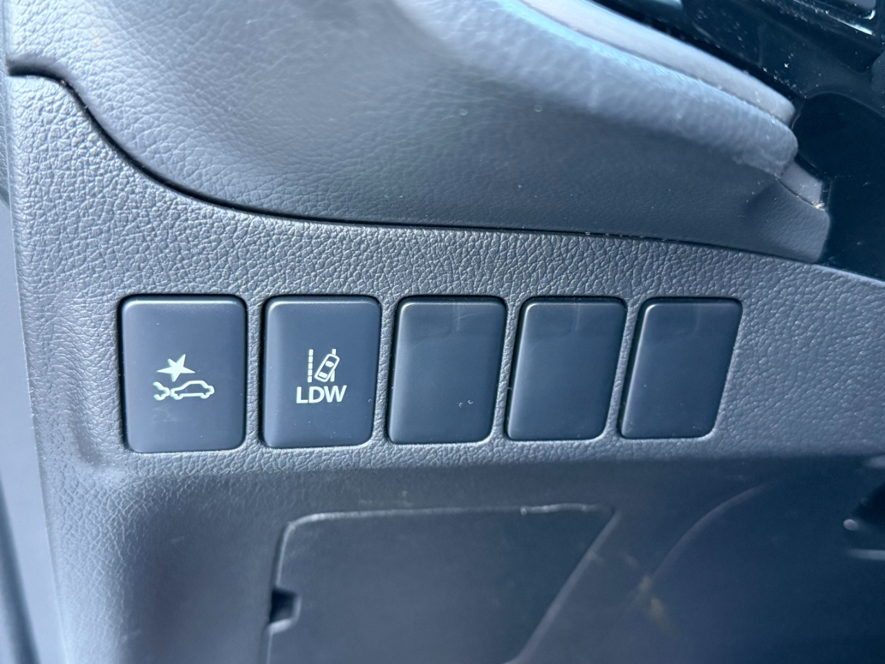 Mitsubishi Outlander LE FWD 2020