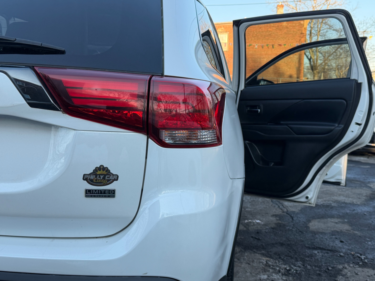 Mitsubishi Outlander LE FWD 2020