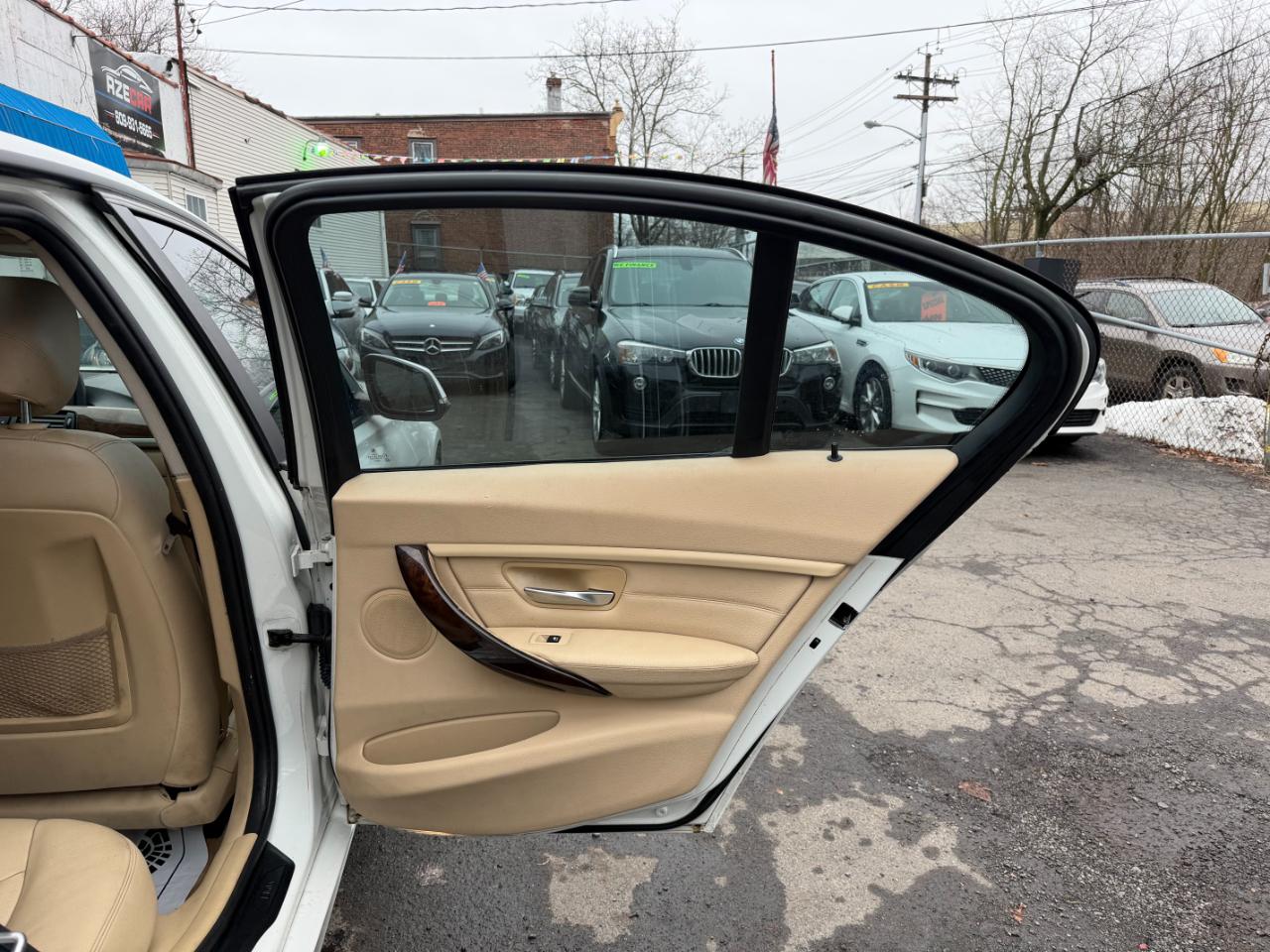 BMW 3-Series 328i SULEV 2014