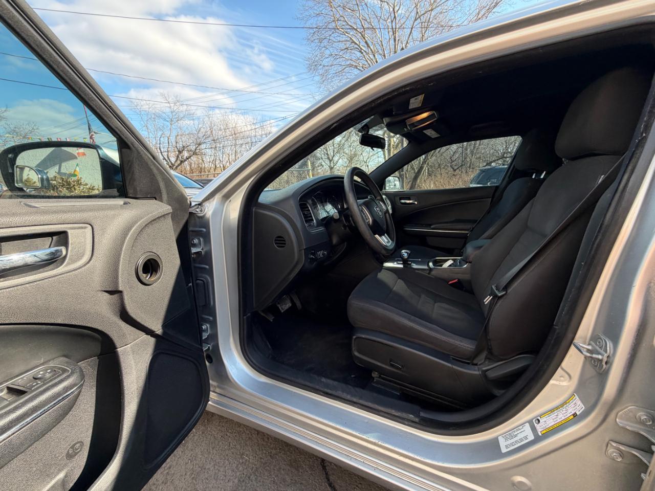 Dodge Charger SE 2012