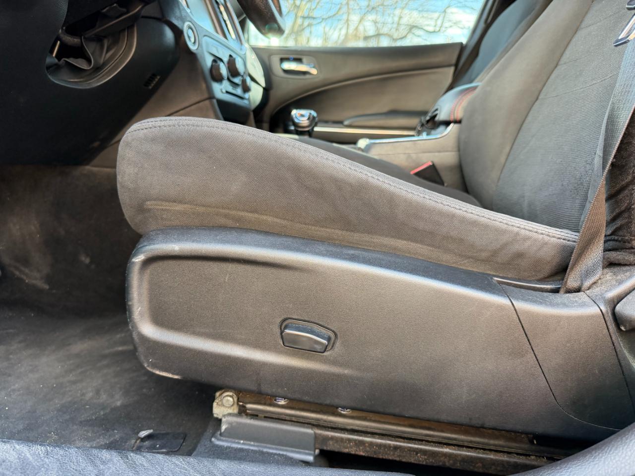 Dodge Charger SE 2012