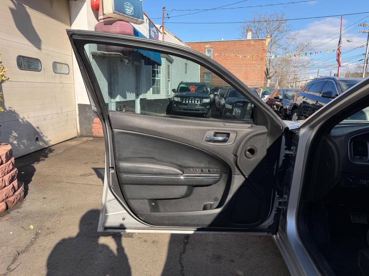 Dodge Charger SE 2012