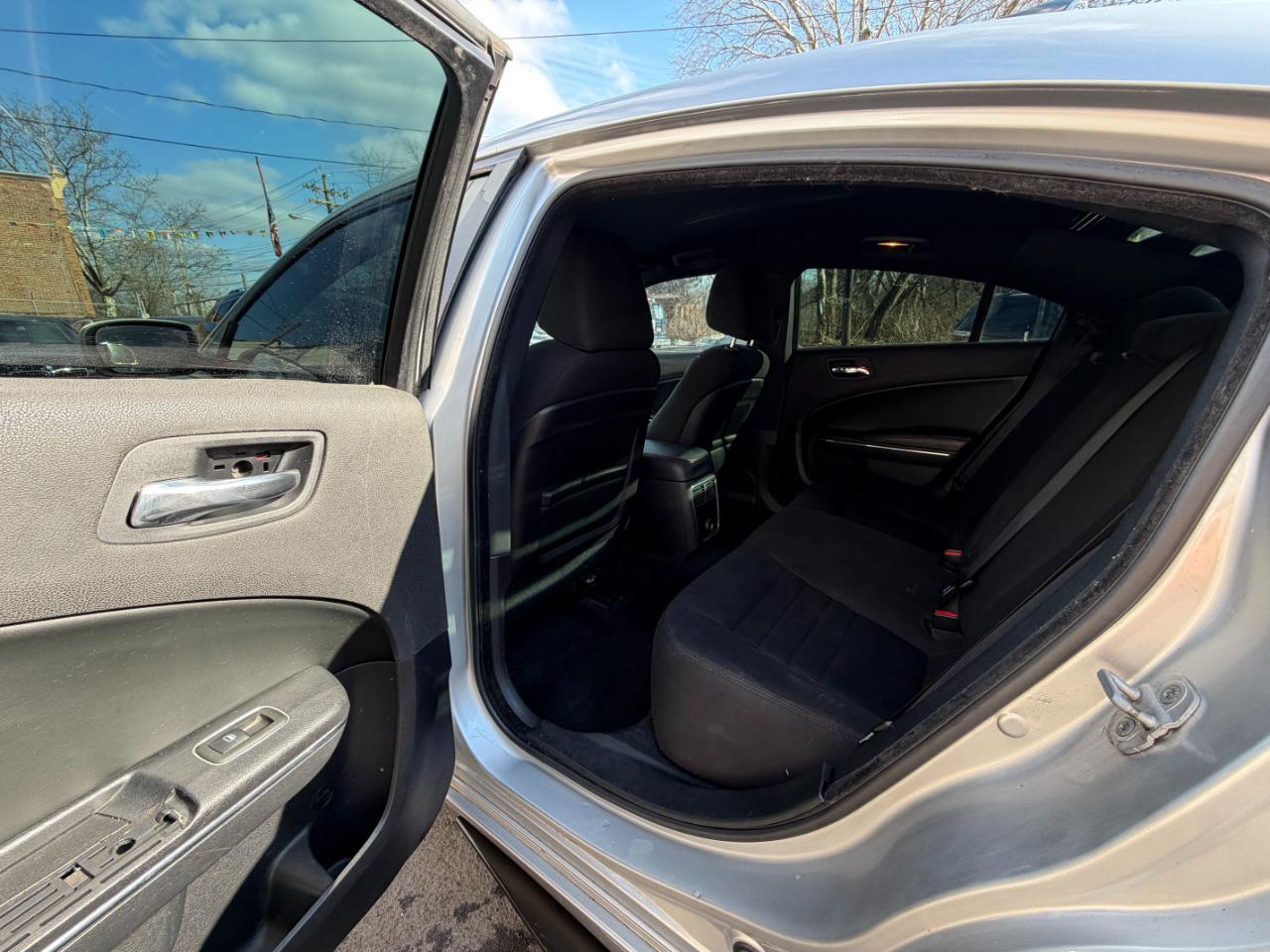 Dodge Charger SE 2012