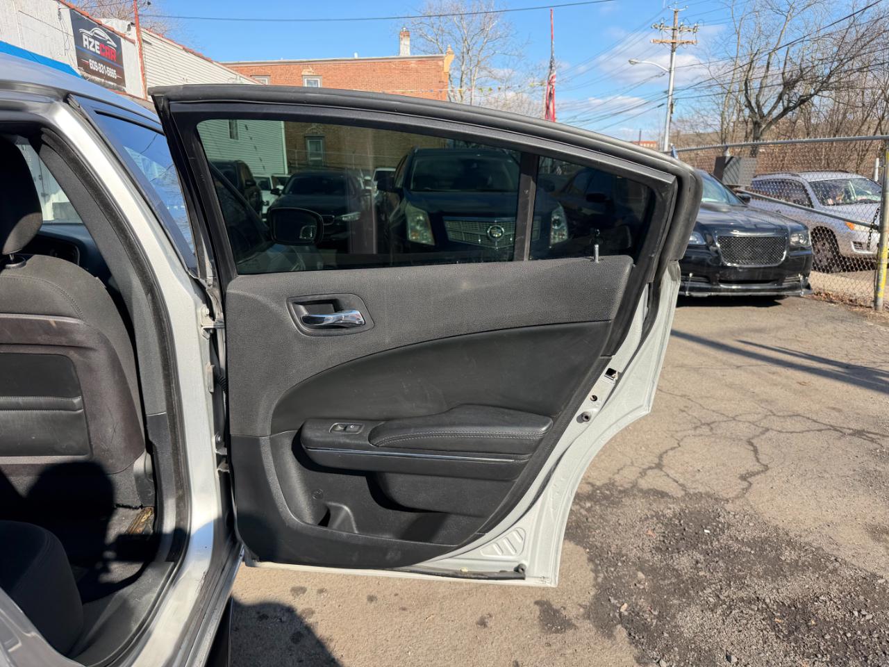 Dodge Charger SE 2012