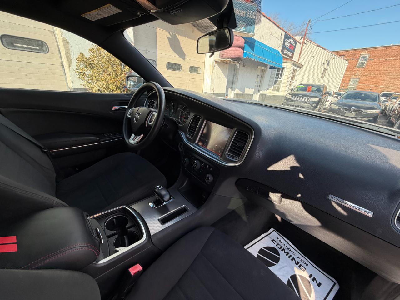 Dodge Charger SE 2012