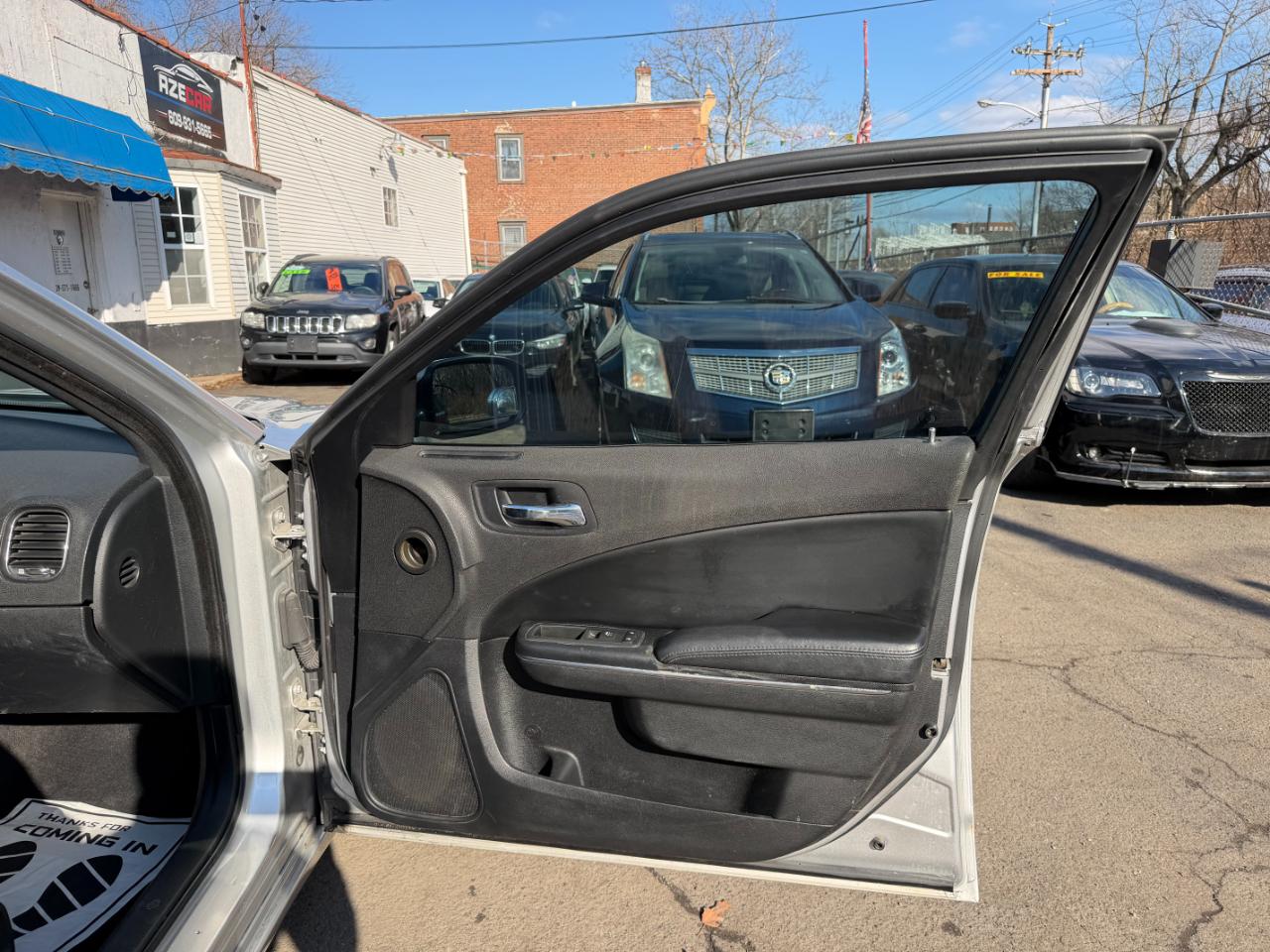 Dodge Charger SE 2012