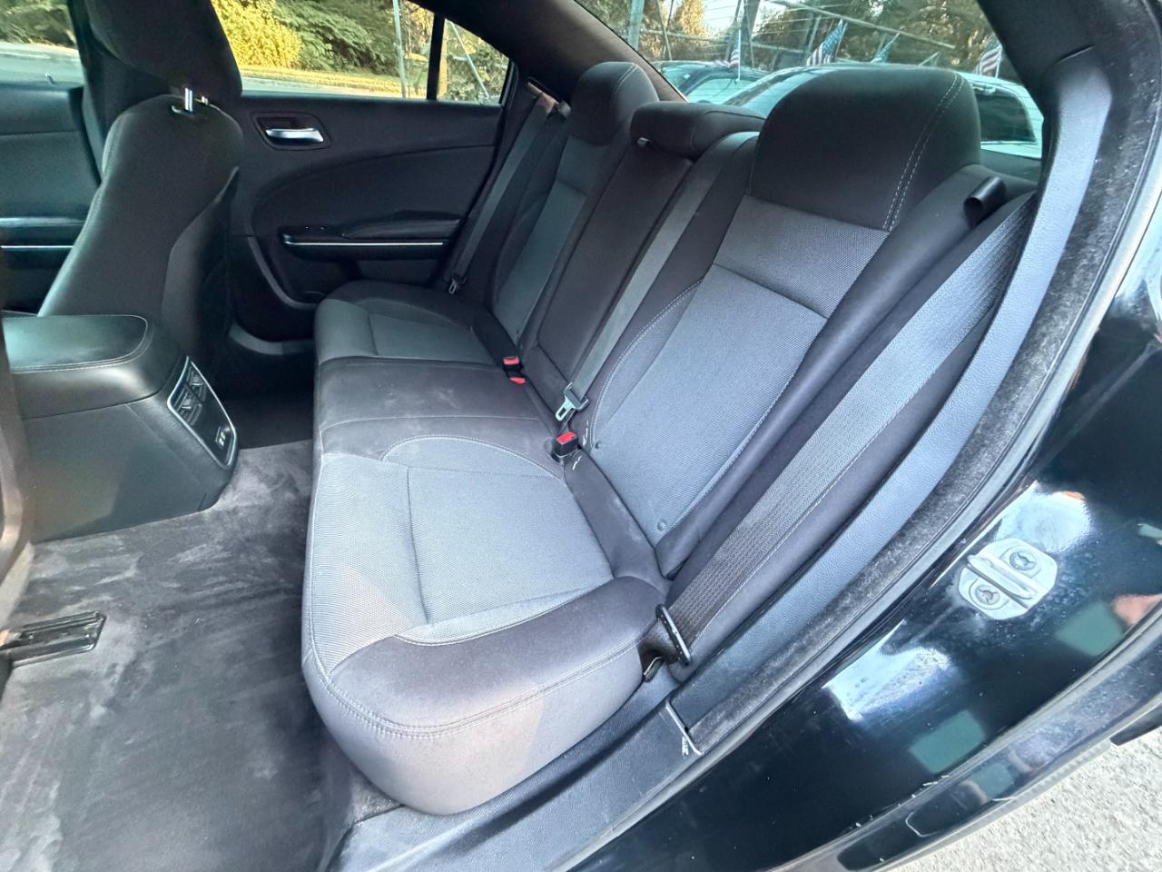 Dodge Charger SE 2015