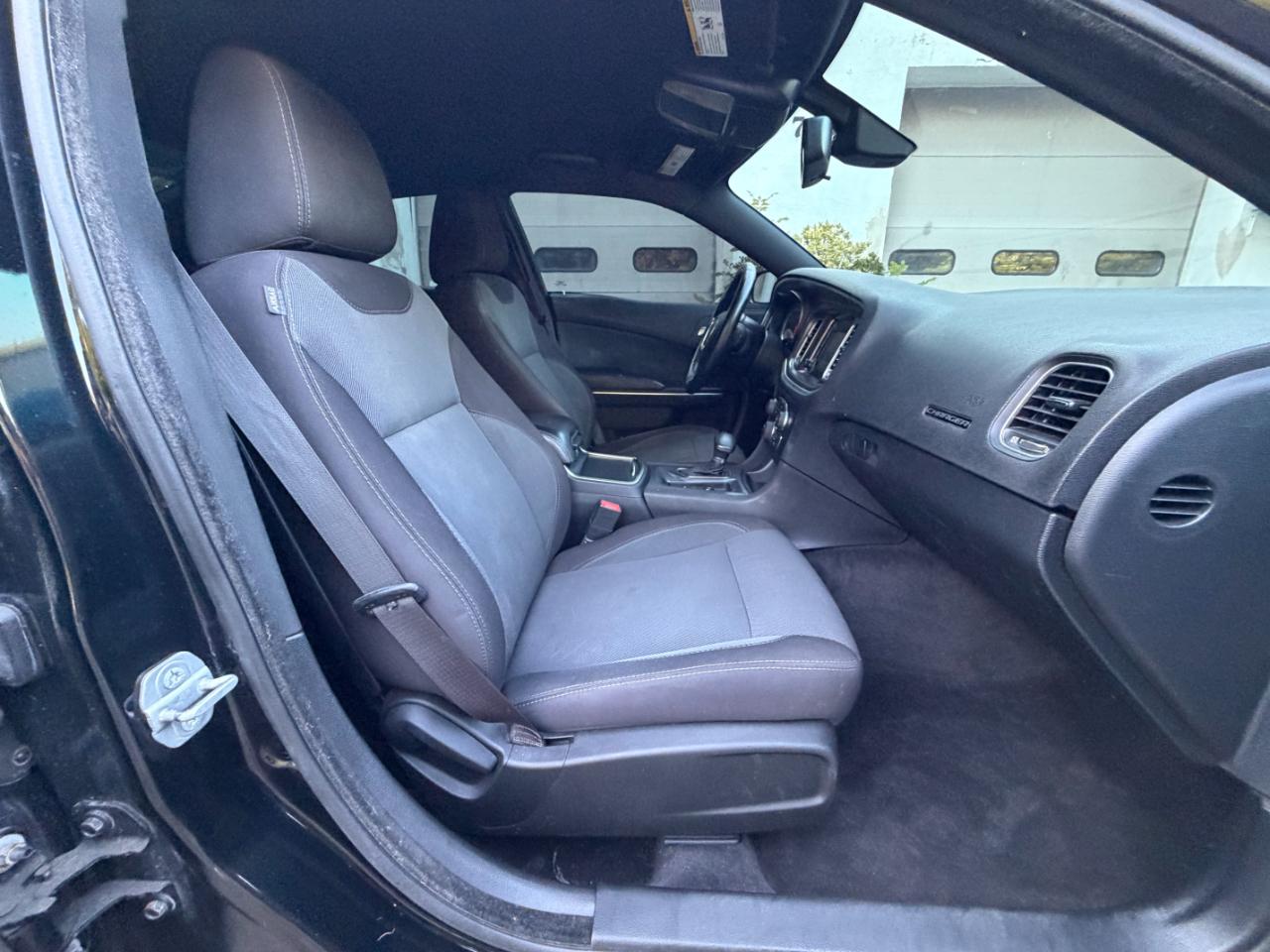 Dodge Charger SE 2015