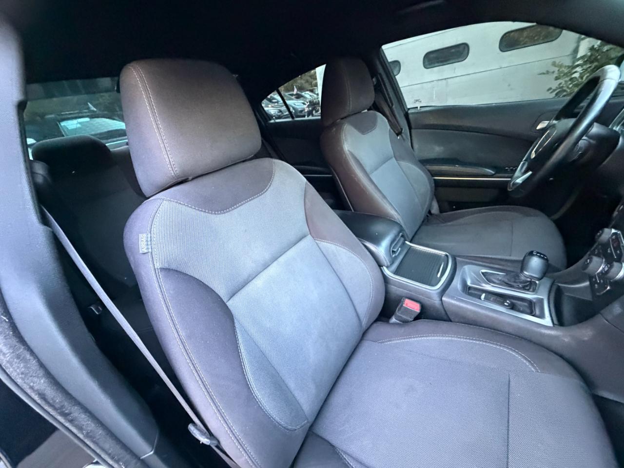Dodge Charger SE 2015