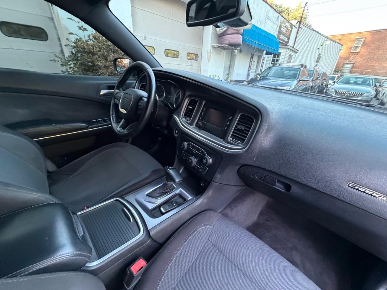 Dodge Charger SE 2015
