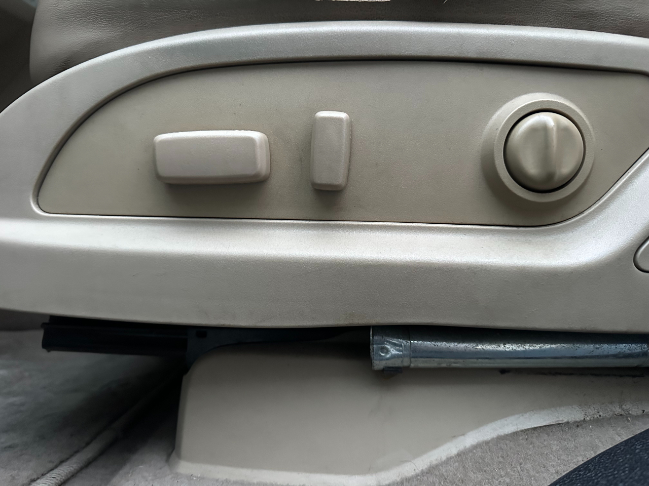 GMC Acadia Denali AWD 2011