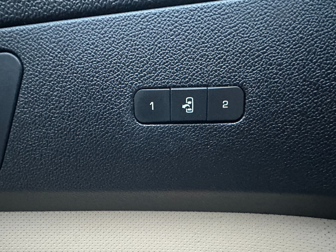 GMC Acadia Denali AWD 2011