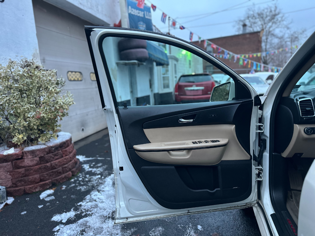 GMC Acadia Denali AWD 2011