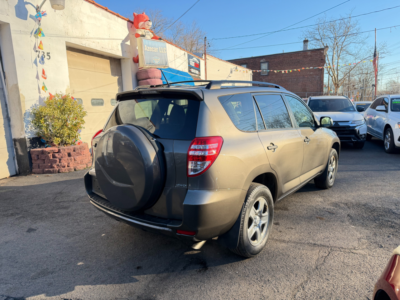 Toyota RAV4 Base I4 4WD 2011