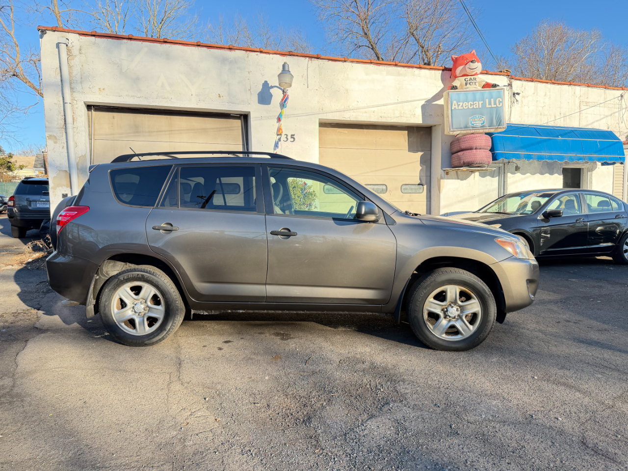 Toyota RAV4 Base I4 4WD 2011