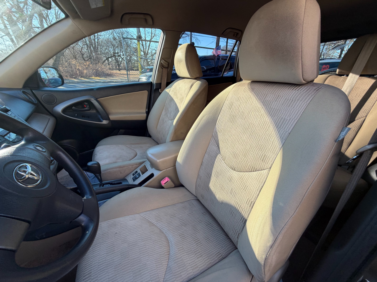 Toyota RAV4 Base I4 4WD 2011